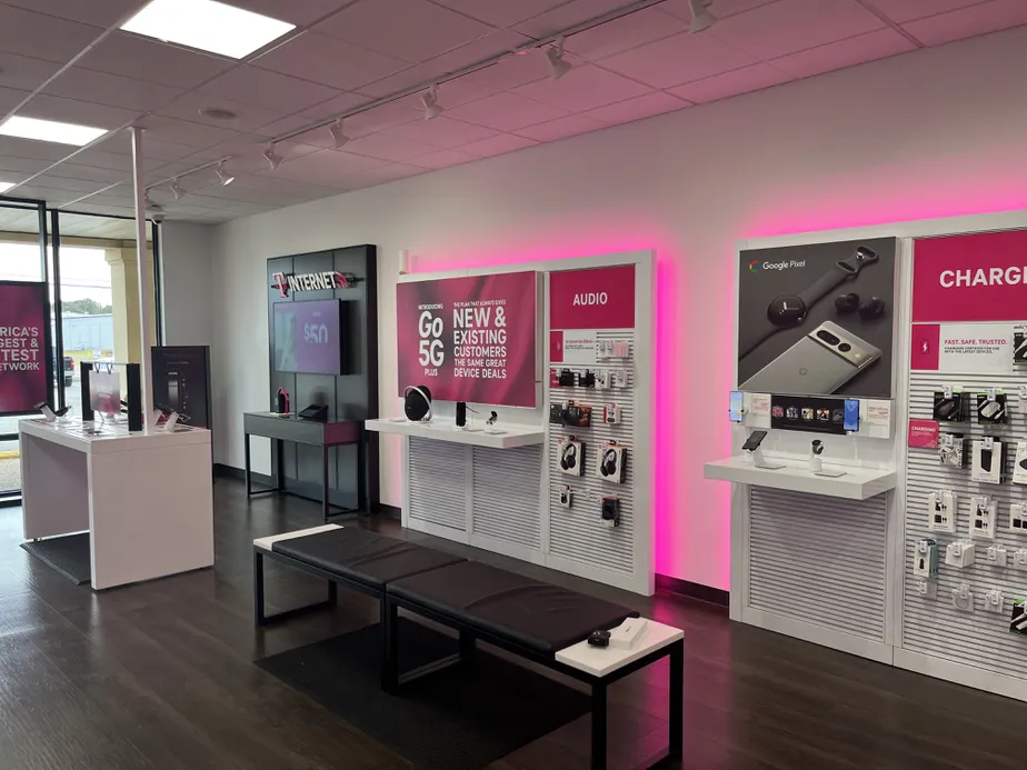  Interior photo of T-Mobile Store at N Central Ave & W Mullins St, Humboldt, TN 