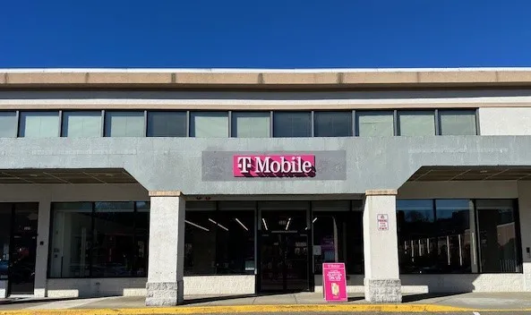  Exterior photo of T-Mobile Store at North Central & Concord Ave, Hartsdale, NY 