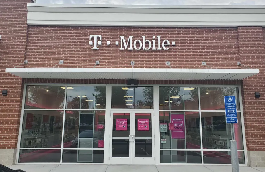 Exterior photo of T-Mobile store at Kennedy Rd & I-91, Windsor, CT