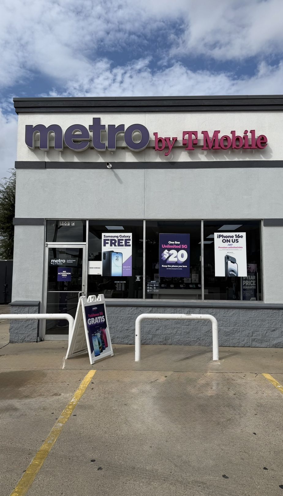 Metro by T-Mobile 8001 Lawndale St - 8001 Lawndale St 