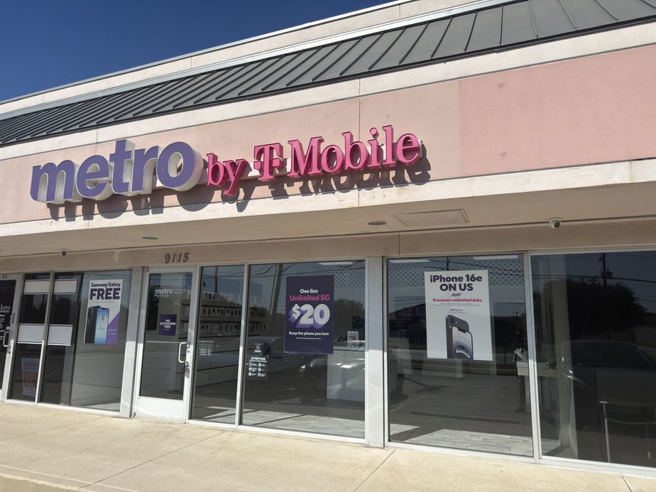 Metro by T-Mobile 9115 Grissom Rd - 9115 Grissom Rd 