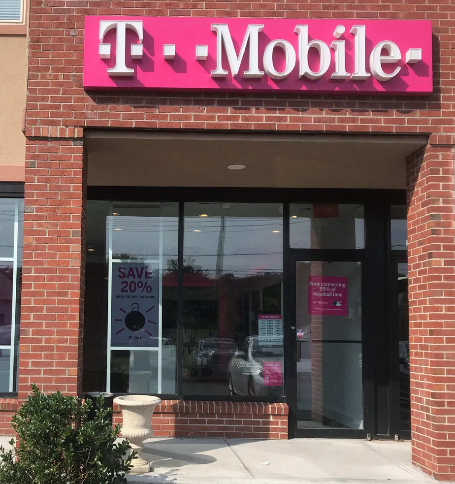 Exterior photo of T-Mobile store at Main St & Edgewood Ave, Watertown, CT