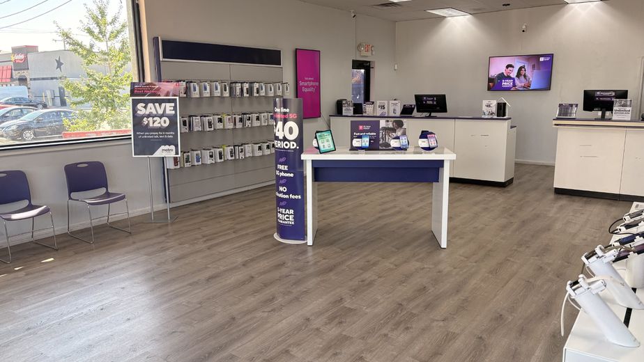 Metro by T-Mobile 3205 Union St - 3205 Union St 