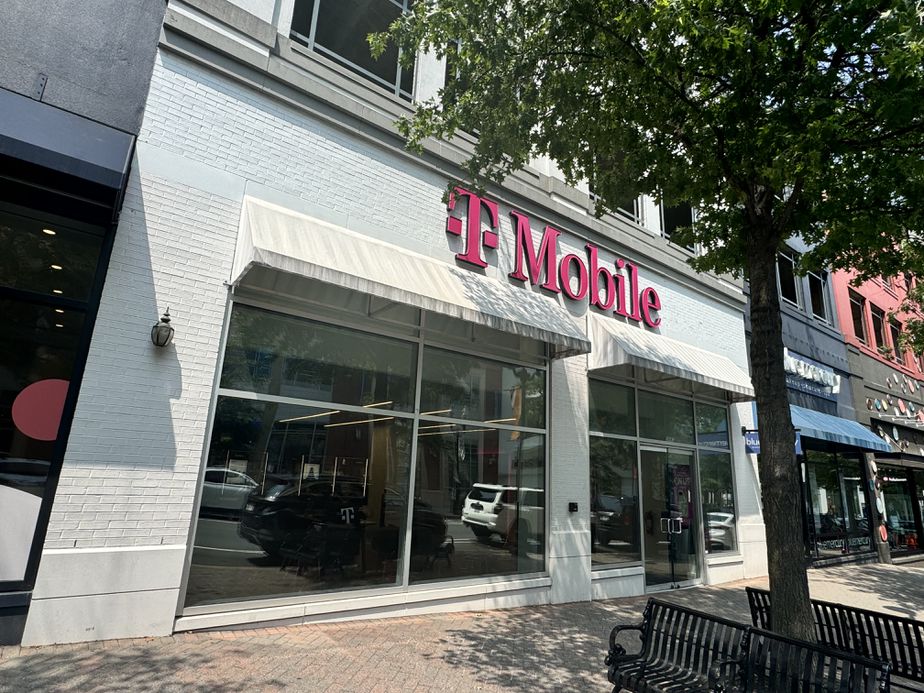 Exterior photo of T-Mobile Store at Clarendon & Filmore, Arlington, VA