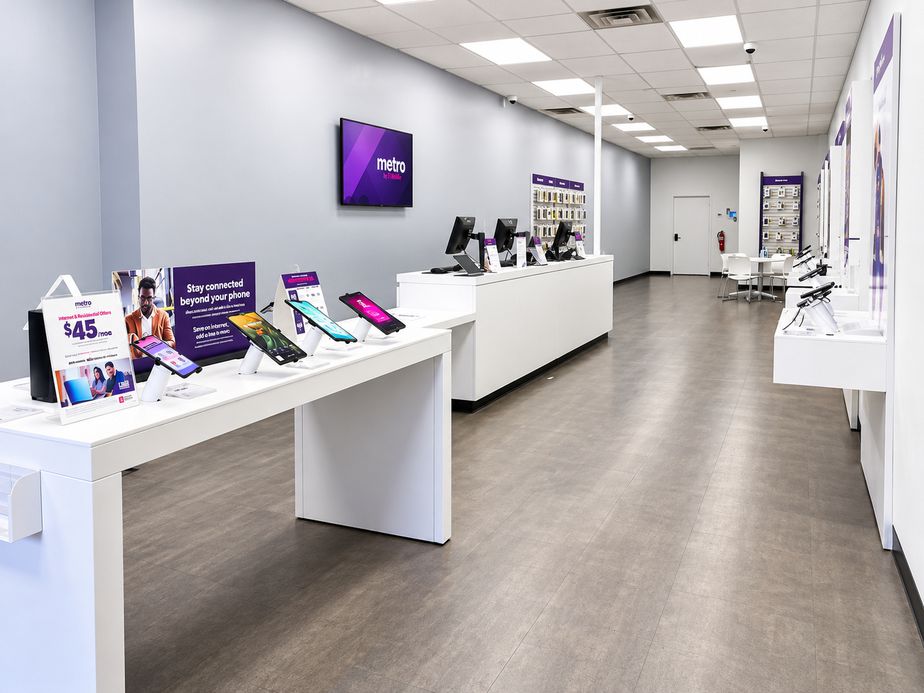 Metro by T-Mobile 161-11 Jamaica Avenue - 161-11 Jamaica Avenue 
