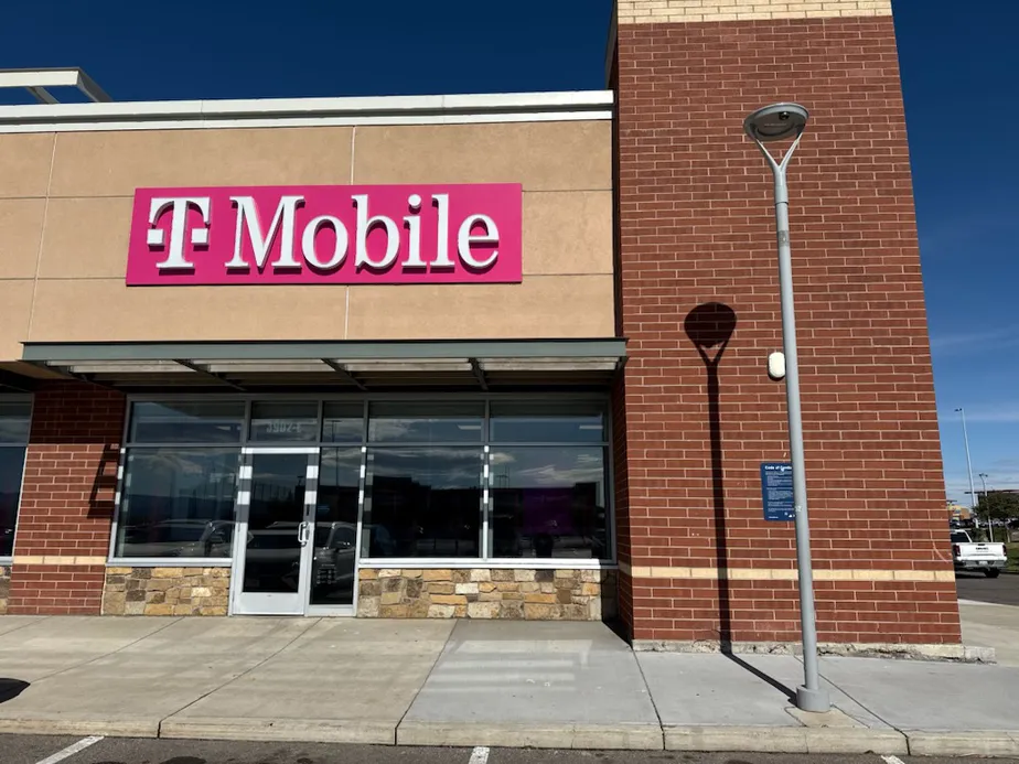  Exterior photo of T-Mobile Store at River Point, Sheridan, CO 