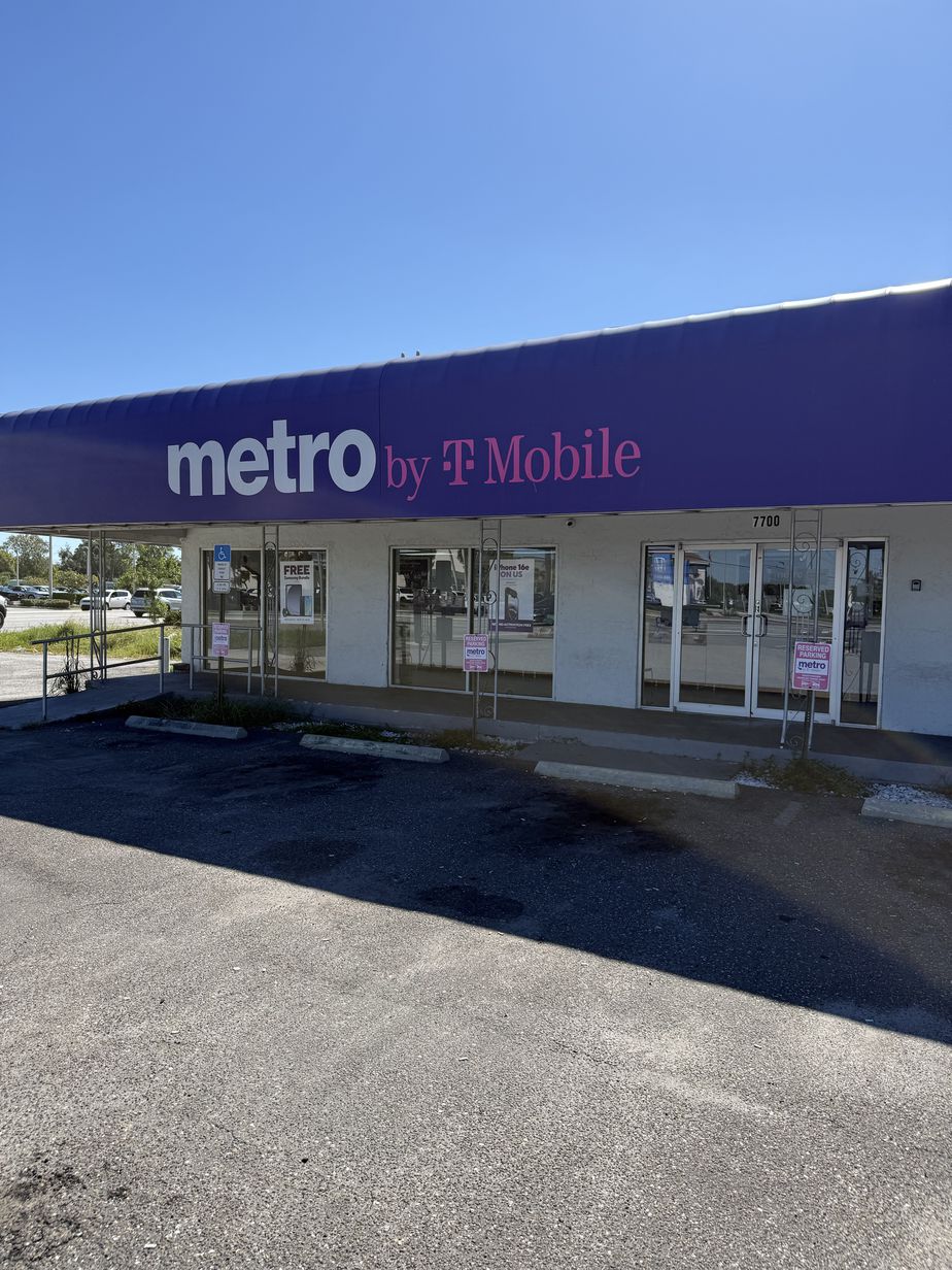 Metro by T-Mobile 7700 US Highway 19 N - 7700 US Highway 19 N 