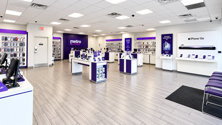 Metro by T-Mobile 282 NE 8th Street - 282 NE 8th Street