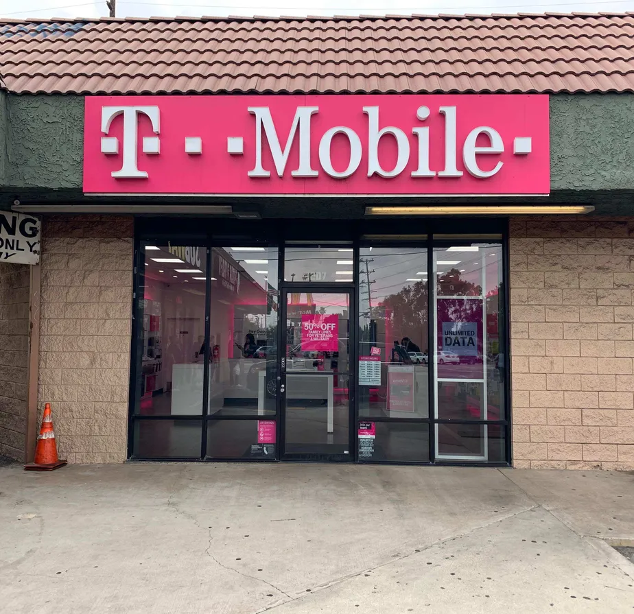 Exterior photo of T-Mobile store at Soto St & 8th St, Los Angeles, CA