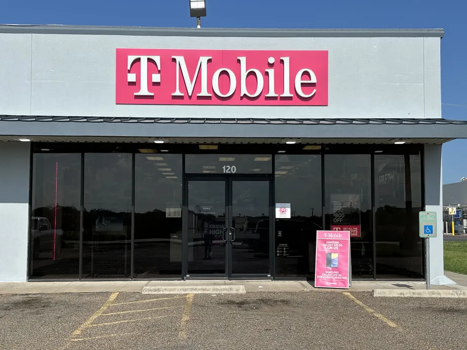  Exterior photo of T-Mobile Store at Brahma & General Cavazos, Kingsville, TX 