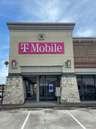 Exterior photo of T-Mobile Store at Wilson & Beltway, Humble, TX
