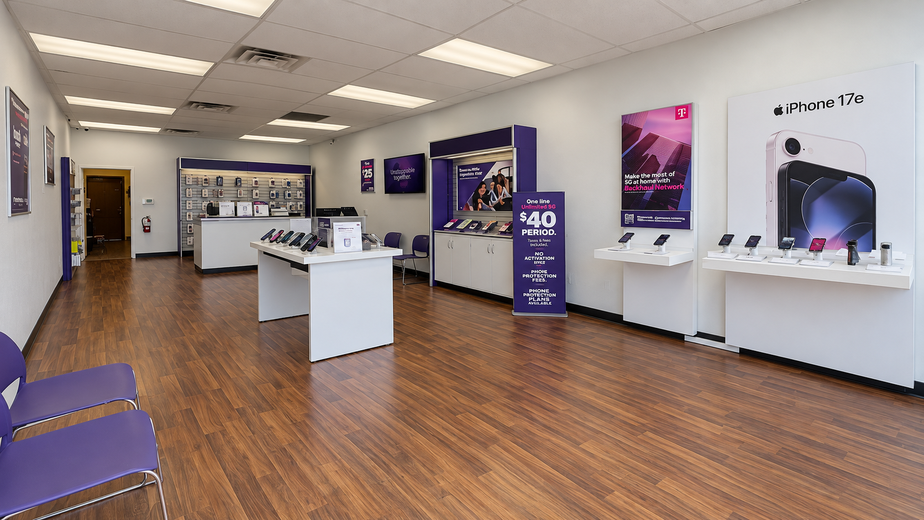 Metro by T-Mobile 4348 E Craig Rd - 4348 E Craig Rd 