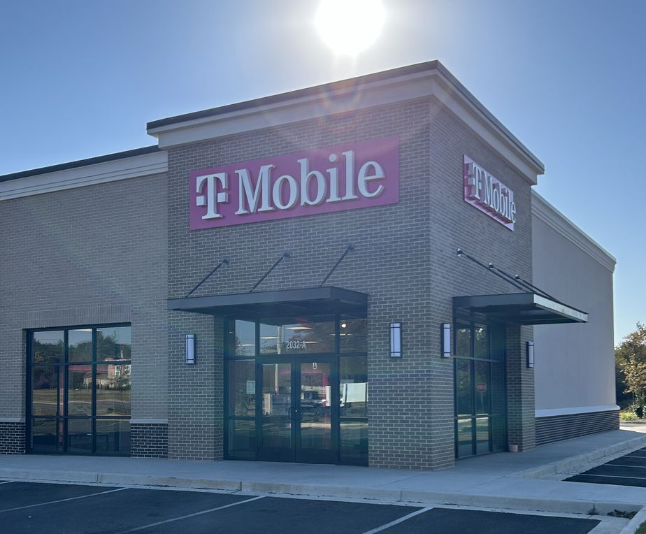 Exterior photo of T-Mobile Store at Winchester & Naugher, Huntsville, AL