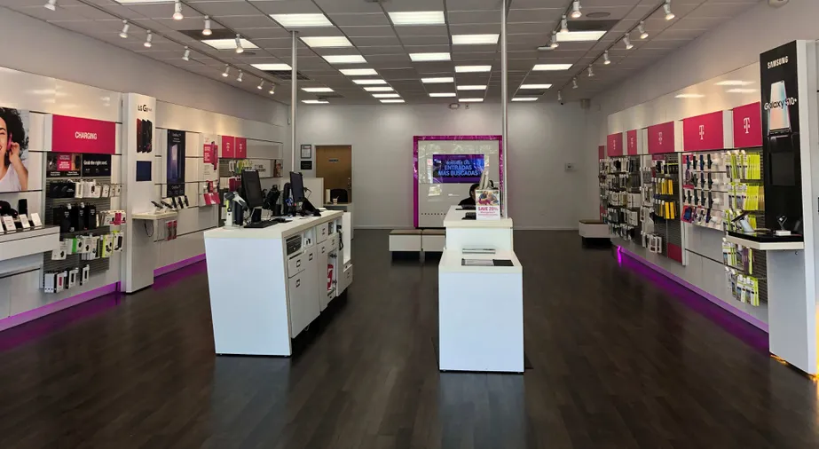 Interior photo of T-Mobile Store at Fulton & Boundary, Houston, TX