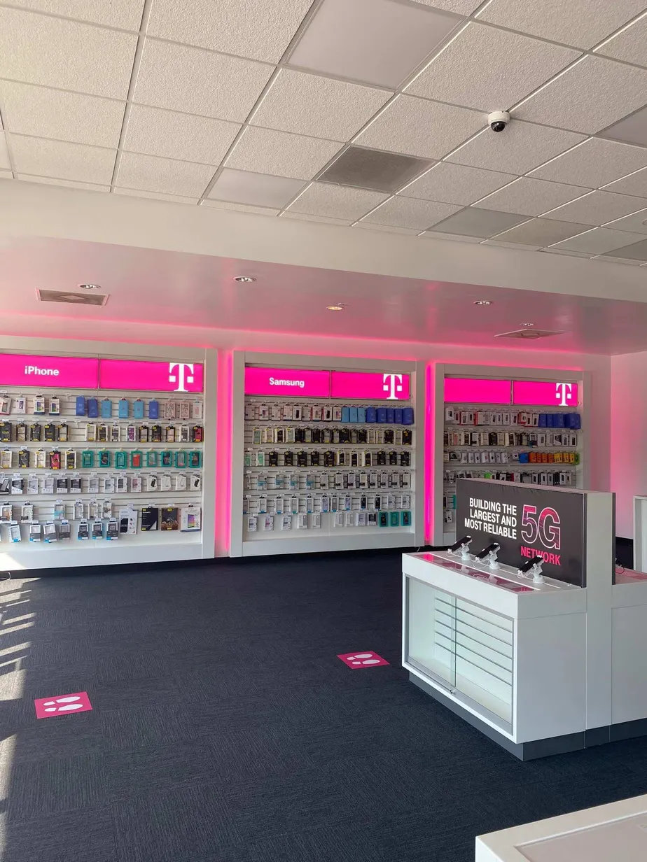 Foto del interior de la tienda T-Mobile en N Kings Hwy & 31st Ave N, Myrtle Beach, SC