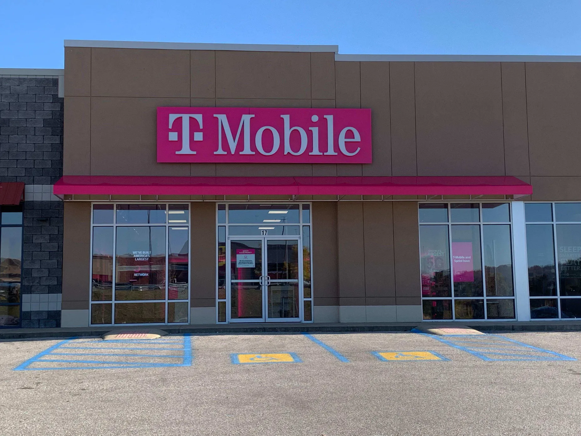 TMobile E Mall Rd & I64 Barboursville, WV