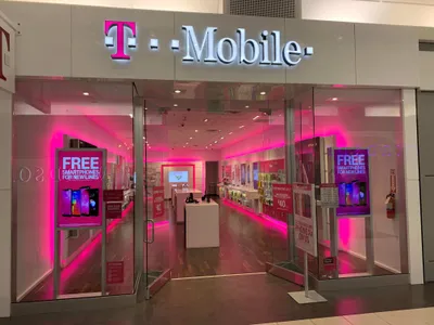 Iphone 13 At T Mobile Natick Mall Natick Ma