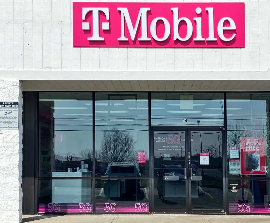  Exterior photo of T-Mobile store at Hiawatha Trl & W Central Ave, Springboro, OH 