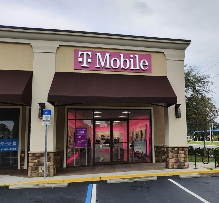 Exterior photo of T-Mobile Store at N Nova Rd & Sterthaus Dr, Ormond Beach, FL