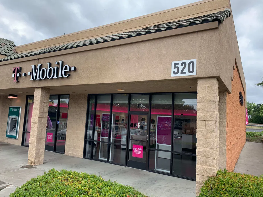 Exterior photo of T-Mobile store at Carolyn Weston & I-5, Stockton, CA