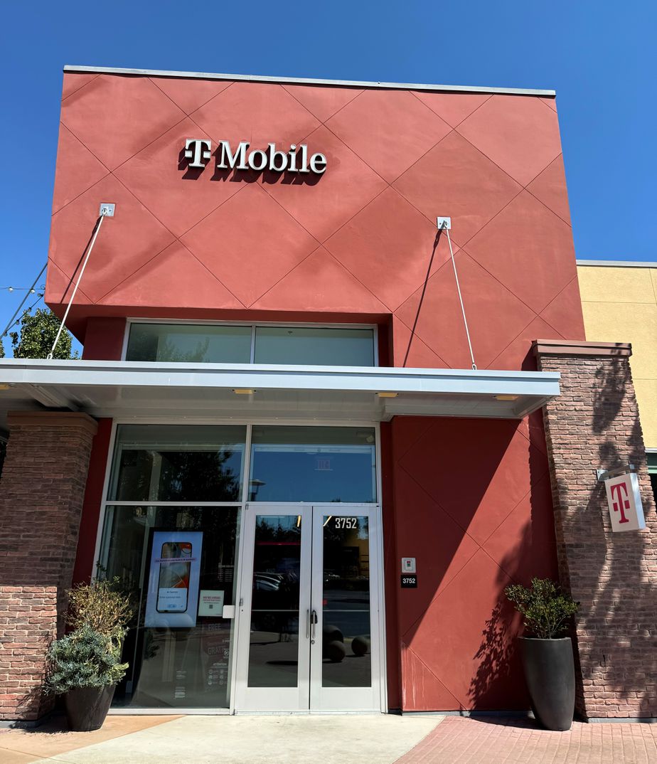 Exterior photo of T-Mobile Store at Fallon Rd & Dublin Blvd, Dublin, CA