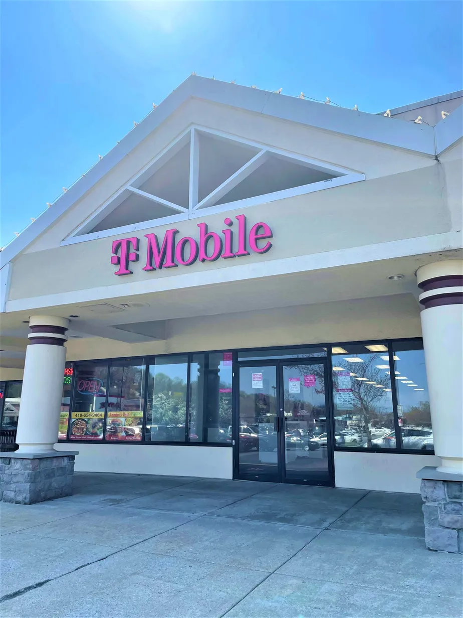  Exterior photo of T-Mobile store at Reisterstown Rd & Kenmar Ave, Owings Mills, MD 