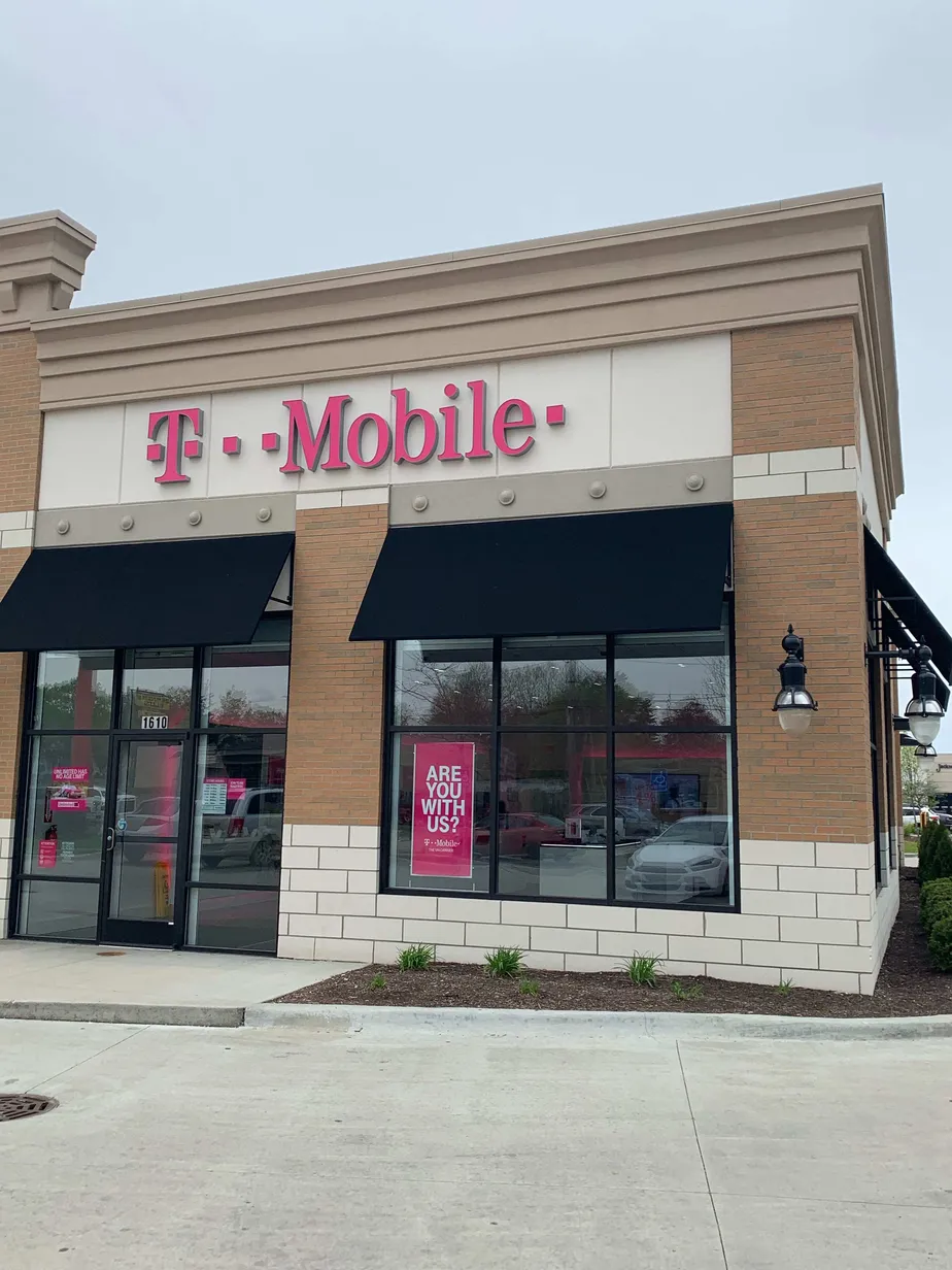  Exterior photo of T-Mobile store at North West Ave & Sparks St, Jackson, MI 