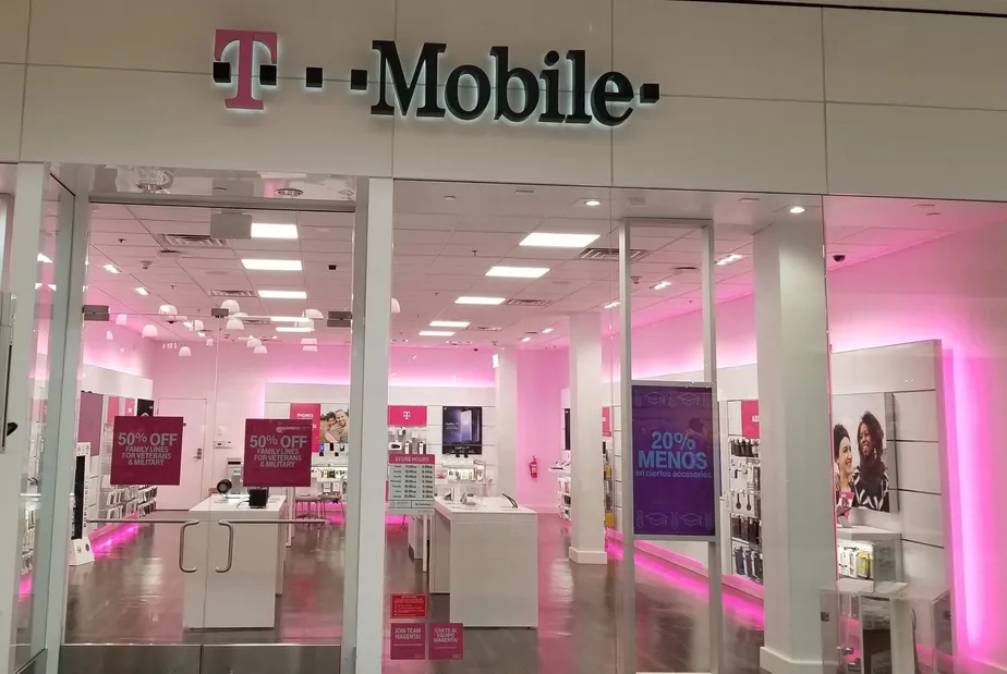 Exterior photo of T-Mobile store at Holyoke Mall 3, Holyoke, MA