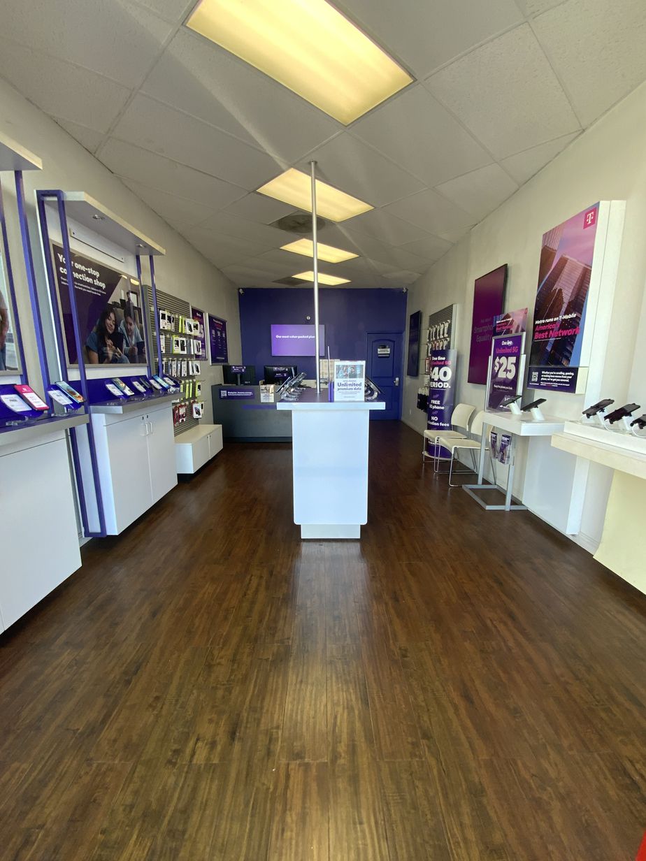 Metro by T-Mobile 9018 Bolsa Ave - 9018 Bolsa Ave