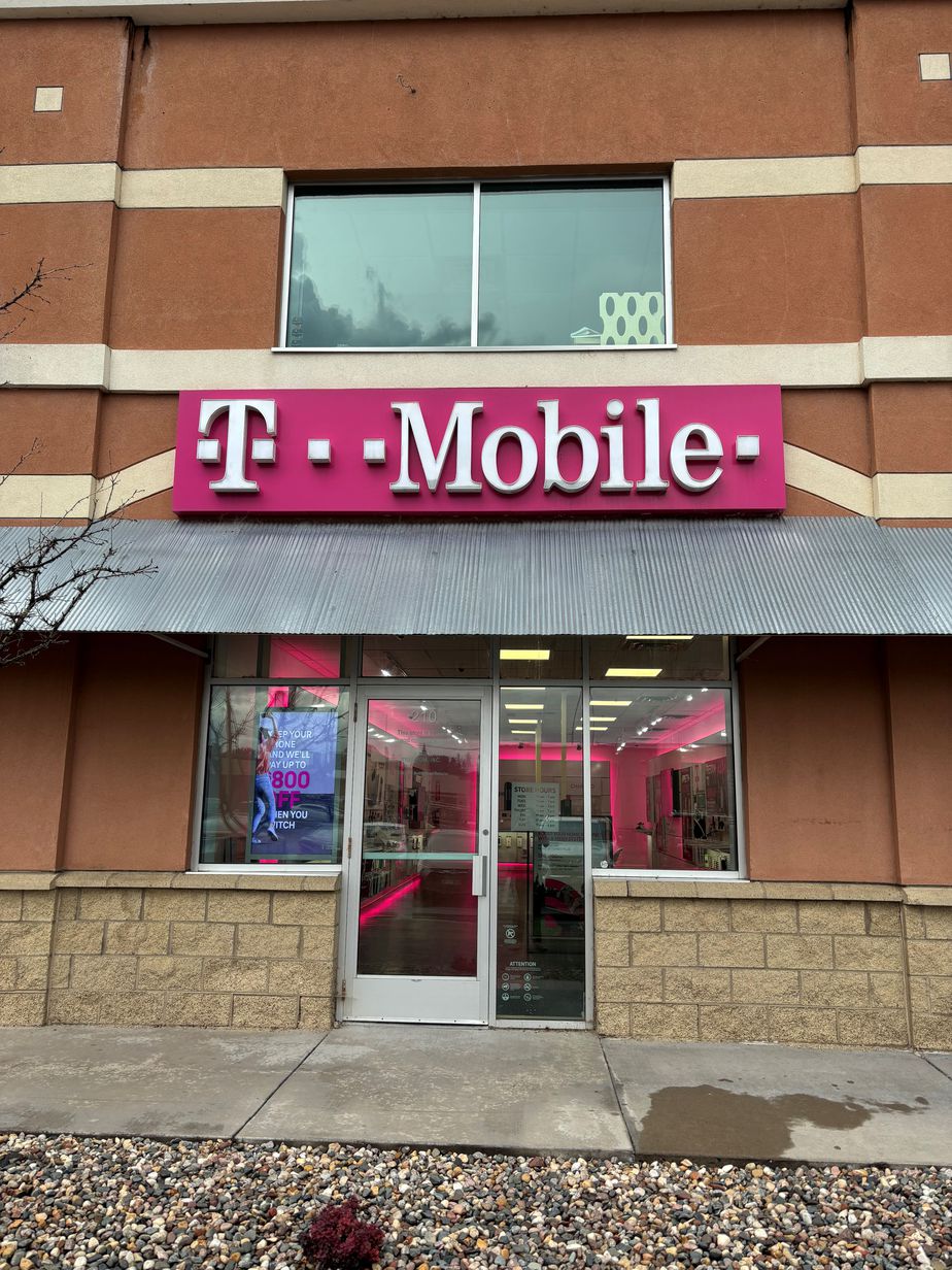 Exterior photo of T-Mobile Store at W 1st St & S Maple St, Waconia, MN