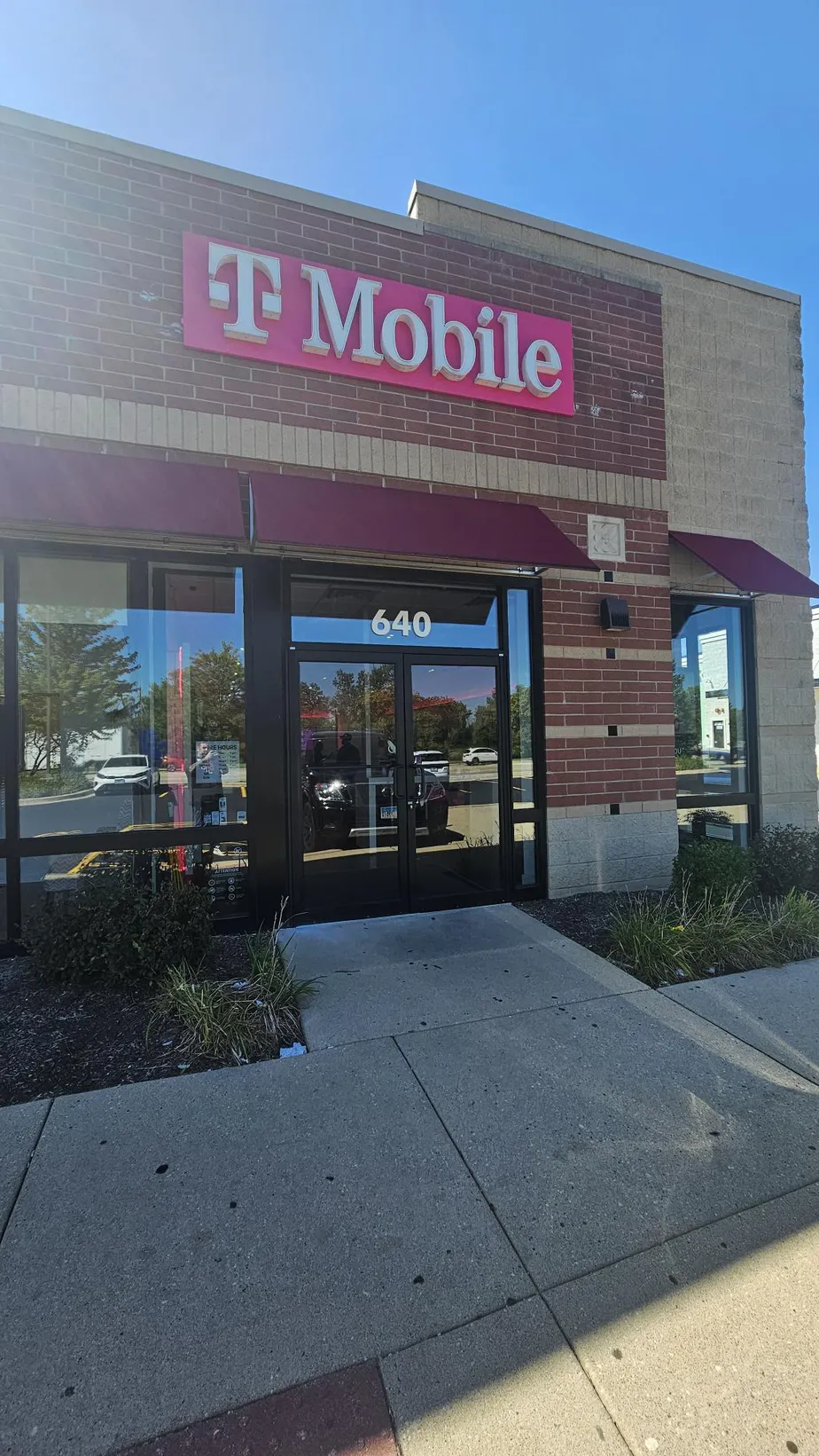  Exterior photo of T-Mobile Store at Rt 59 & Irving Park Rd, Streamwood, IL 