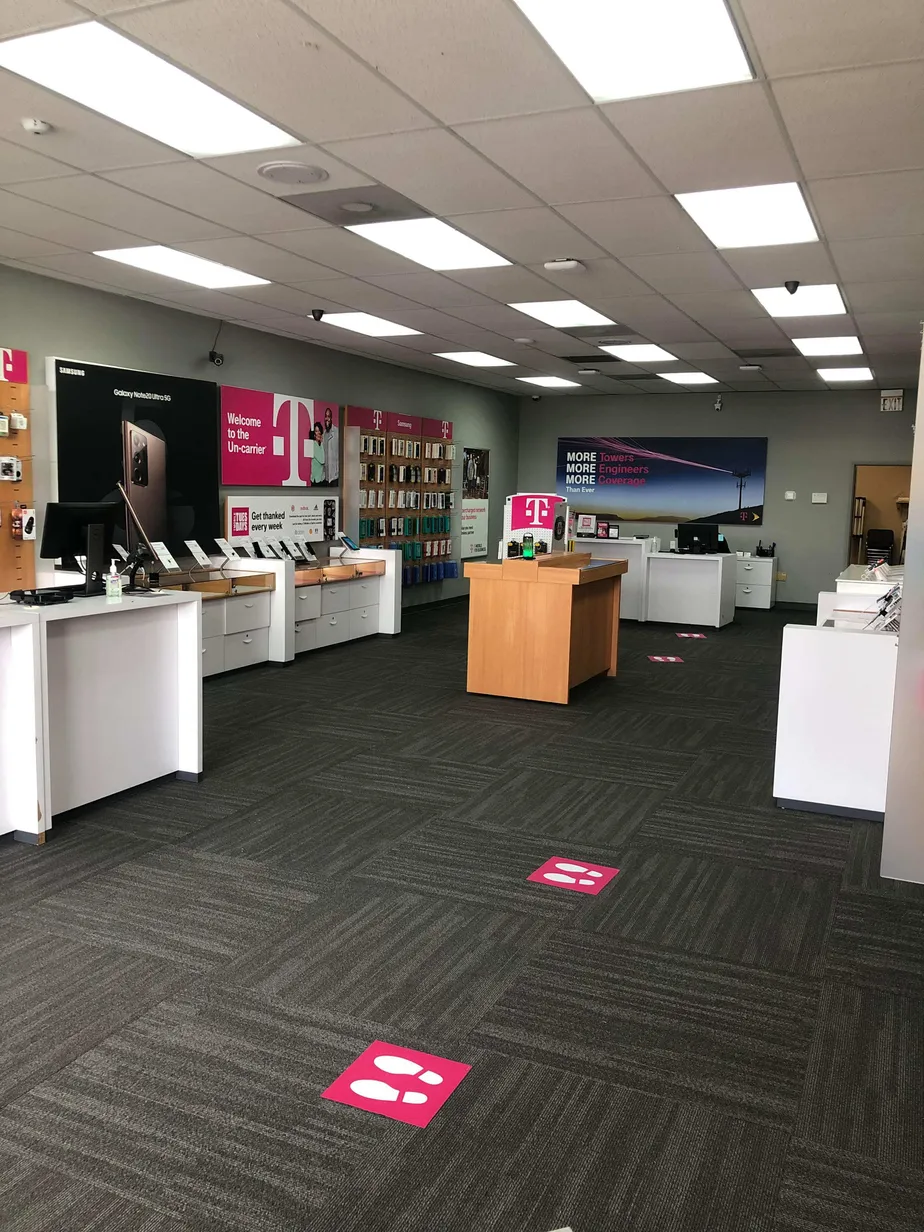 Interior photo of T-Mobile Store at Royal Oaks Blvd & Holiday CT, Franklin, TN