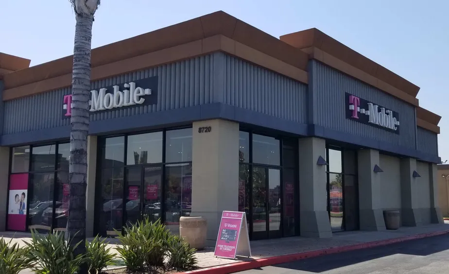  Exterior photo of T-Mobile store at Firestone & Garfield, South Gate, CA 
