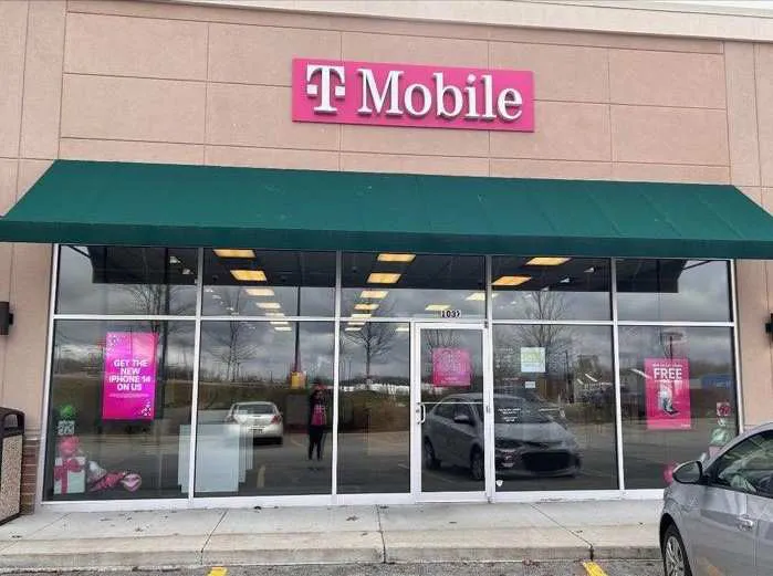 Exterior photo of T-Mobile Store at N Hermitage Rd & Brookshire Dr, Hermitage, PA