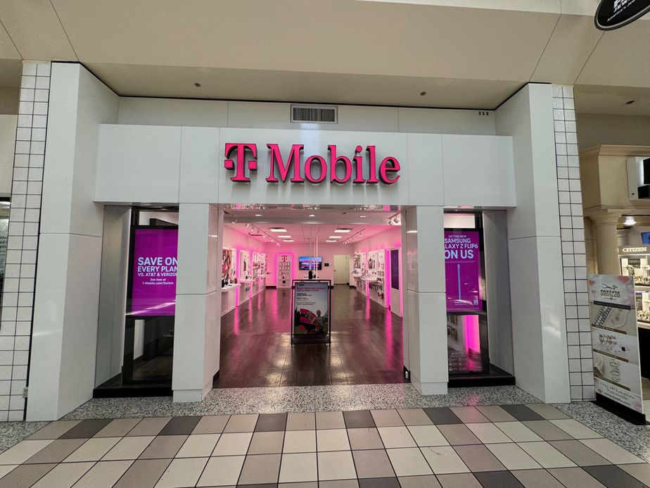 Exterior photo of T-Mobile Store at Inland Center, San Bernardino, CA