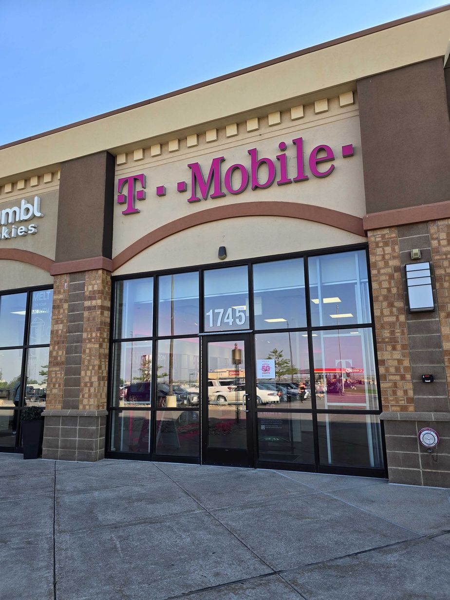 Exterior photo of T-Mobile Store at Rushmore Crossings, Rapid City, SD