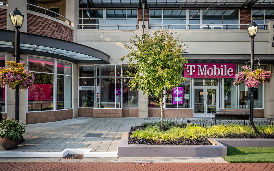  Exterior photo of T-Mobile Store at Redmond Town Center, Redmond, WA 