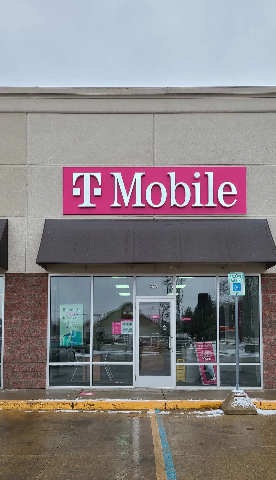 Foto del exterior de la tienda T-Mobile en E Chicago St & Anderson Dr, Coldwater, MI