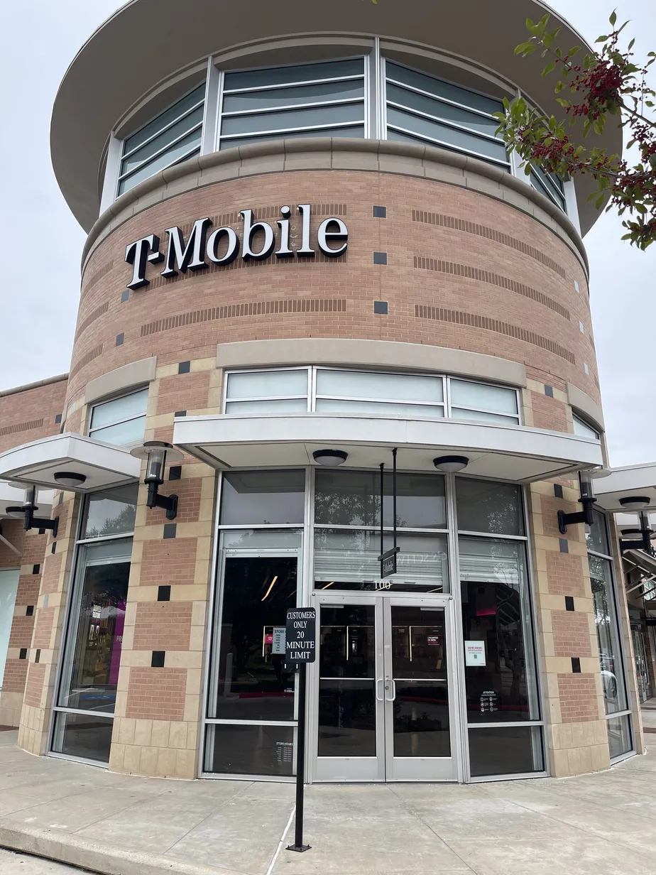  Exterior photo of T-Mobile Store at Hwy 6 & Prudential Cir, Sugar Land, TX 