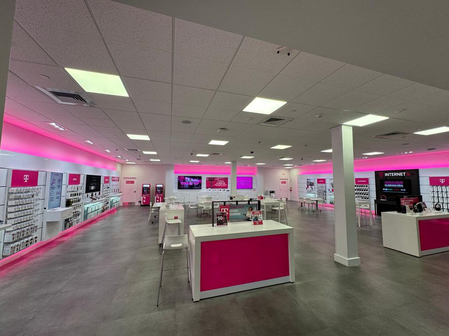 Interior photo of T-Mobile Store at Plaza Del Caribe, Ponce, PR