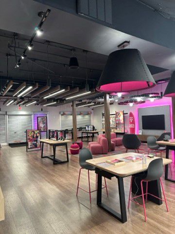Interior photo of T-Mobile Store at Wilshire & 4th Street, Santa Monica, CA