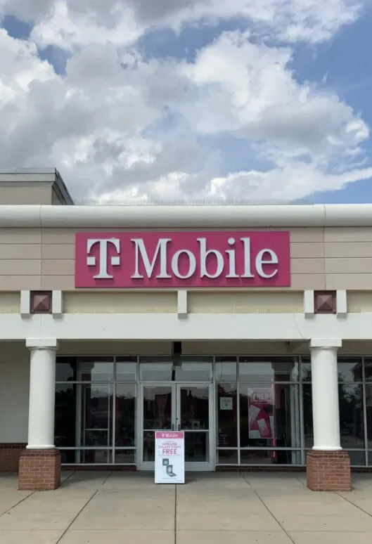  Exterior photo of T-Mobile Store at Opitz & US Rt 1, Woodbridge, VA 
