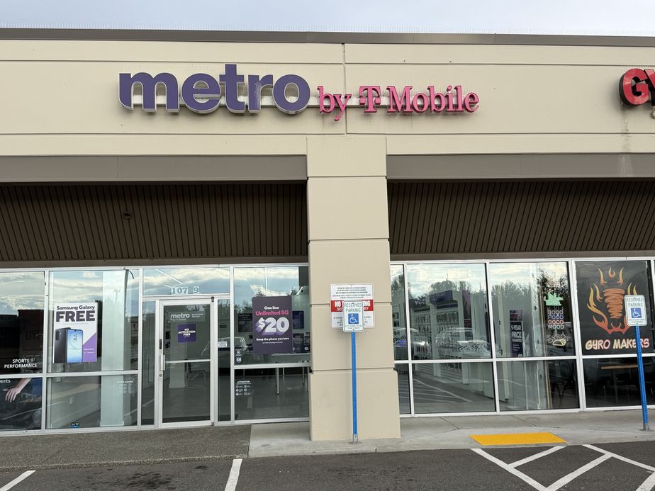 Metro by T-Mobile 10719 SE Carr Rd - 10719 SE Carr Rd 
