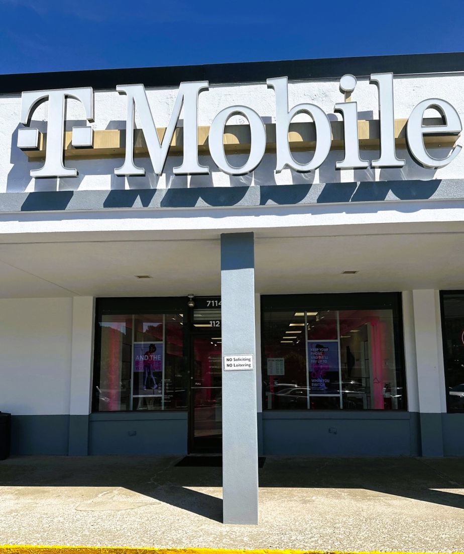 Exterior photo of T-Mobile Store at Hwy 70 & Old Hickory Blvd, Nashville, TN