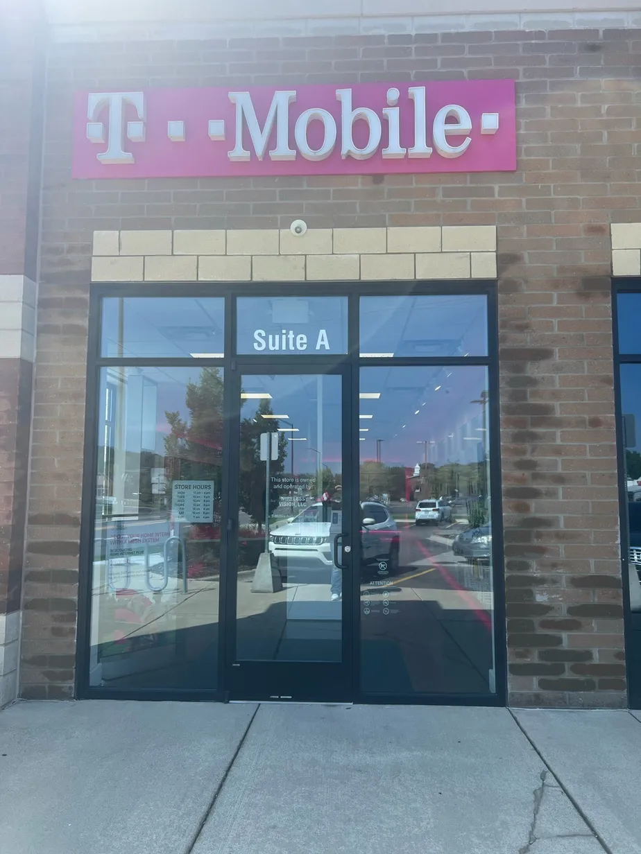  Exterior photo of T-Mobile Store at Dixie Hwy & Main St, Clarkston, MI 