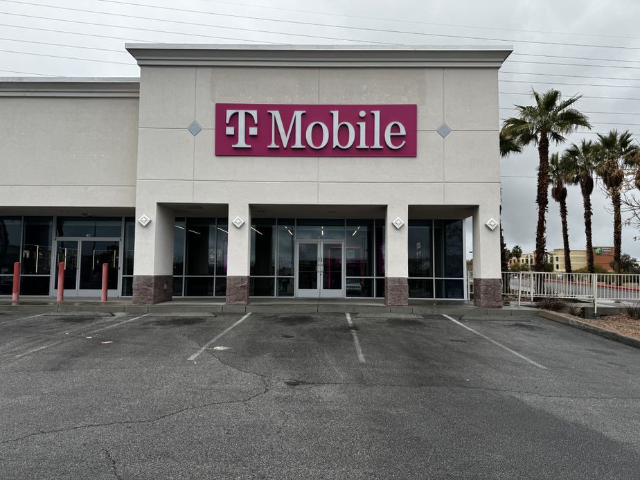 Exterior photo of T-Mobile Store at Warm Springs & Marks, Henderson, NV