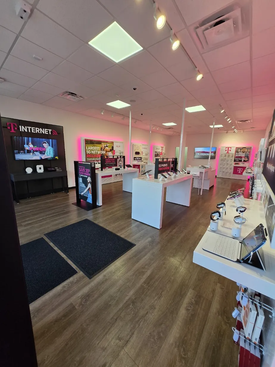  Interior photo of T-Mobile Store at Marsh & Village Center, Bealeton, VA 
