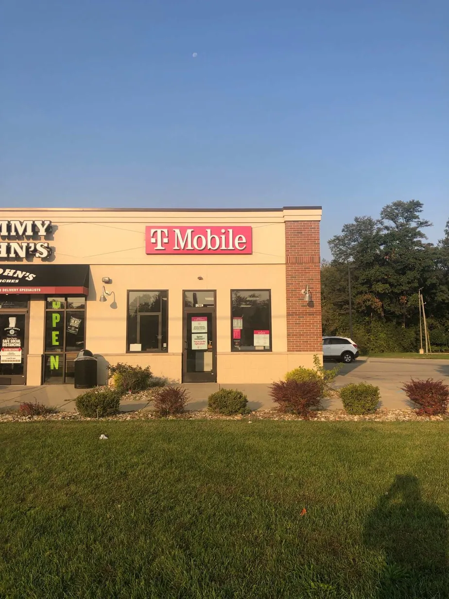 Exterior photo of T-Mobile store at 11th St & Clark, Niles, MI
