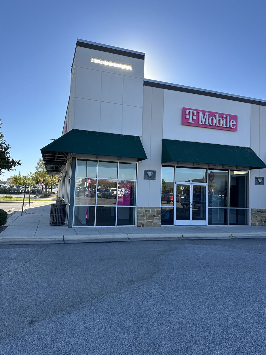 Exterior photo of T-Mobile Store at Park North, San Antonio, TX