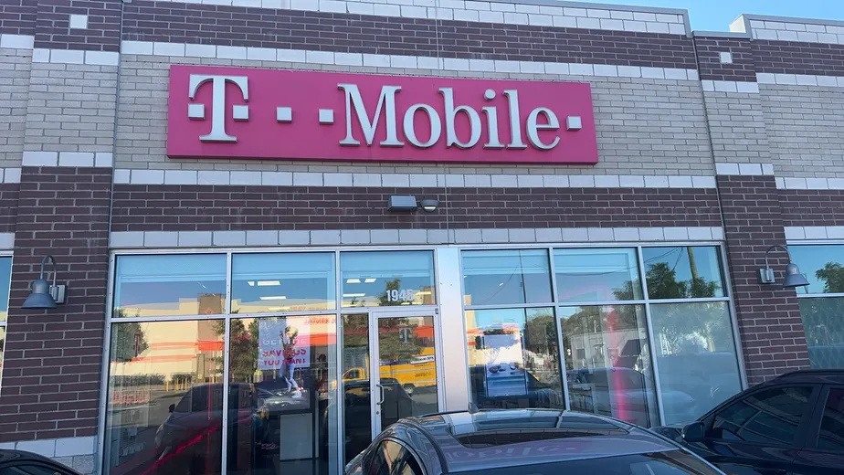  Exterior photo of T-Mobile Store at N Cicero Ave & W Armitage Ave, Chicago, IL 